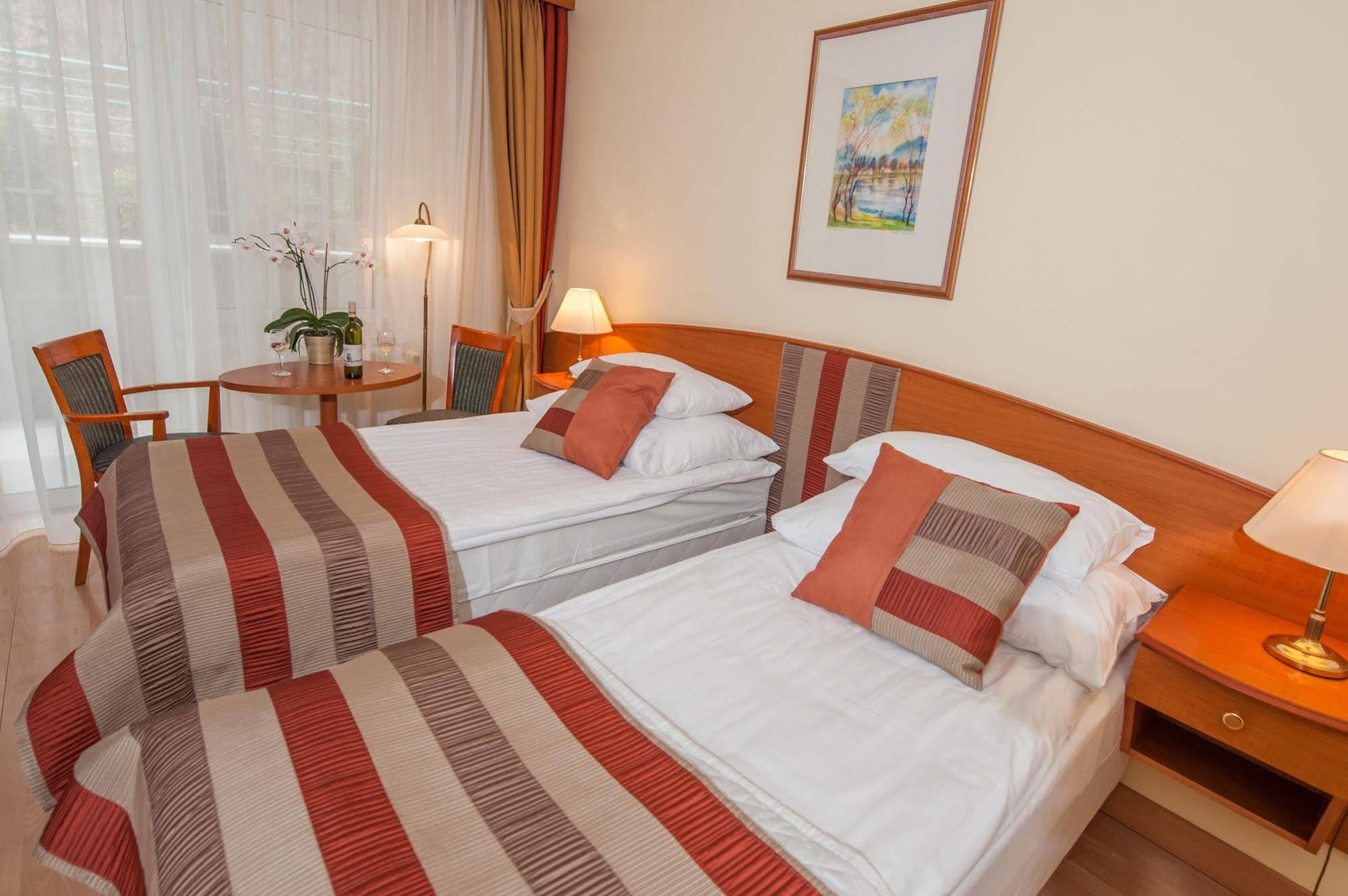 Hotel Spa Heviz Luaran gambar