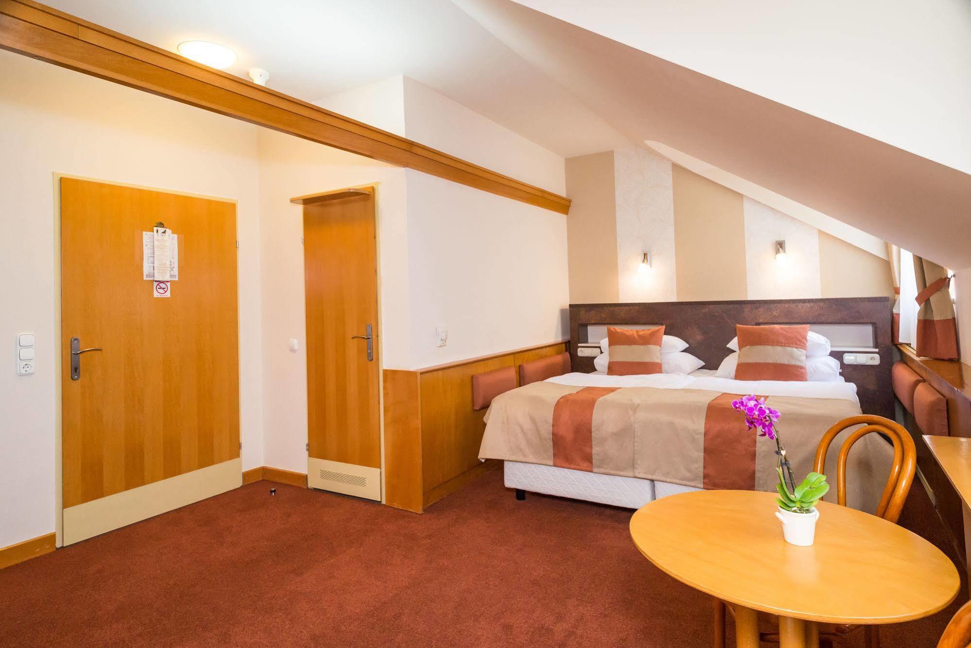 Hotel Spa Heviz Luaran gambar